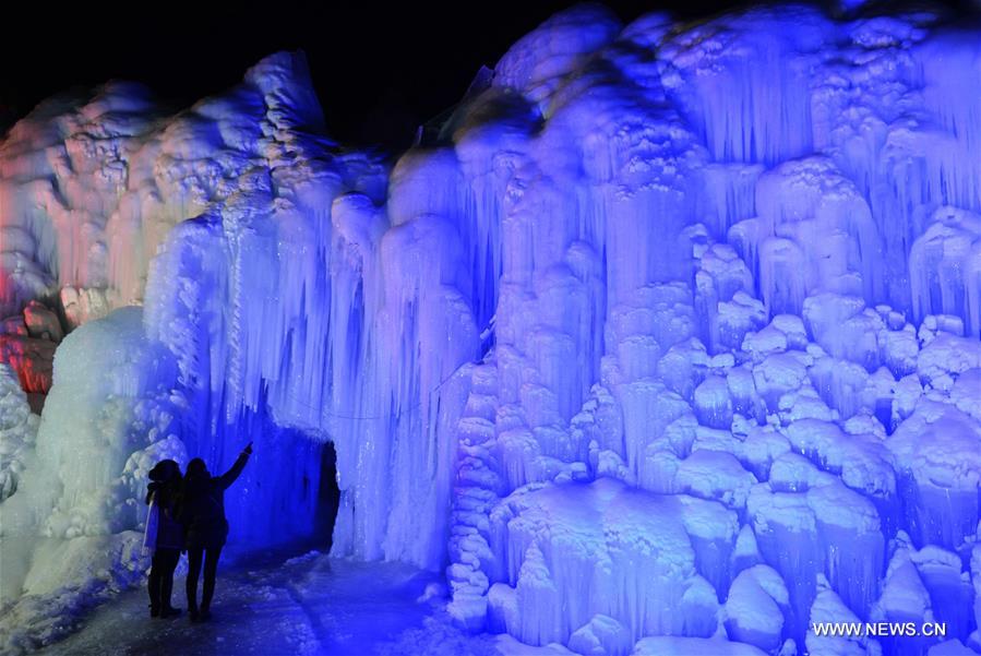 CHINA-HEBEI-SHIJIAZHUANG-FROZEN WATERFALL(CN)