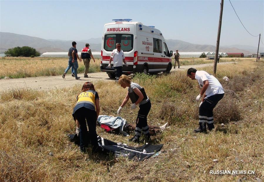 （國際）（3）土耳其發生火車與小客車相撞事故