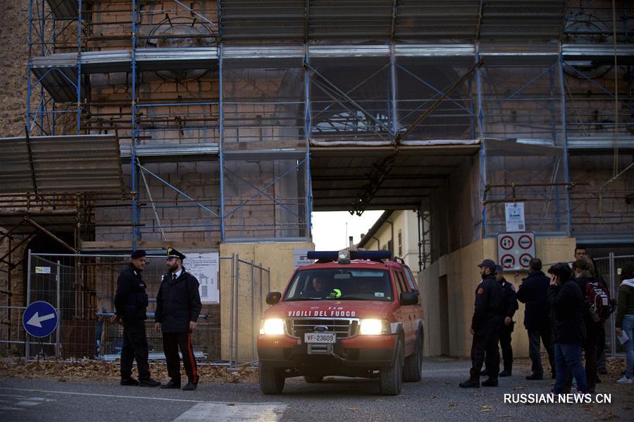 Землетрясение магнитудой 6,5 произошло в центральной части Италии 