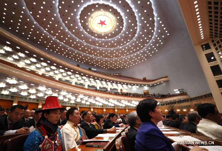 （兩會(huì)·人大閉幕）（4）十二屆全國(guó)人大五次會(huì)議在北京閉幕