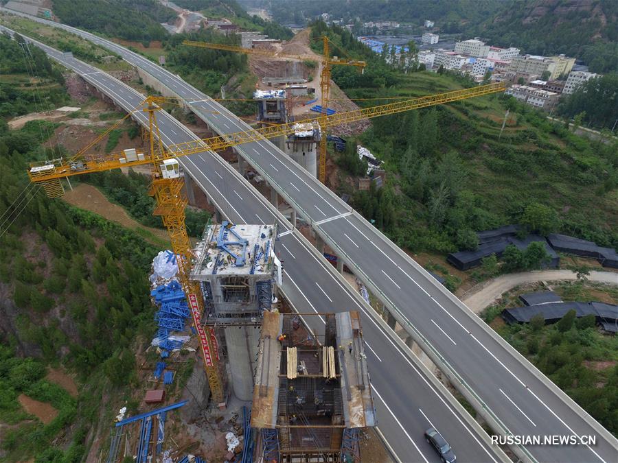 Строительство железной дороги для перевозки угля продолжается в Китае