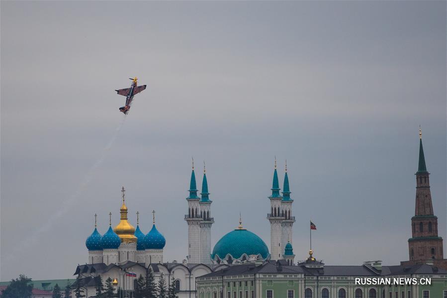 Этап чемпионата мира по аэробатике Red Bull Air Race в Казани