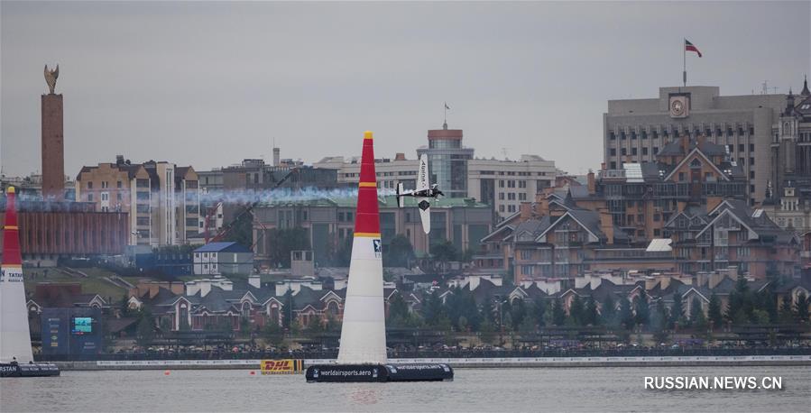 Этап чемпионата мира по аэробатике Red Bull Air Race в Казани