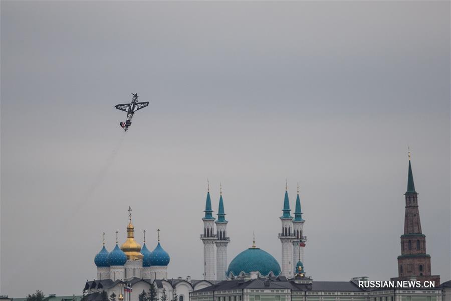 Этап чемпионата мира по аэробатике Red Bull Air Race в Казани