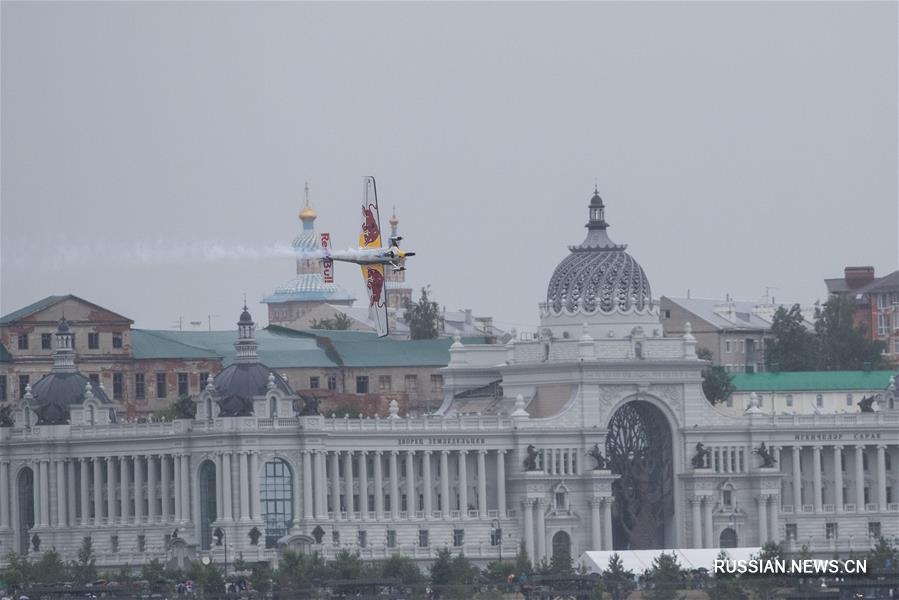 Этап чемпионата мира по аэробатике Red Bull Air Race в Казани