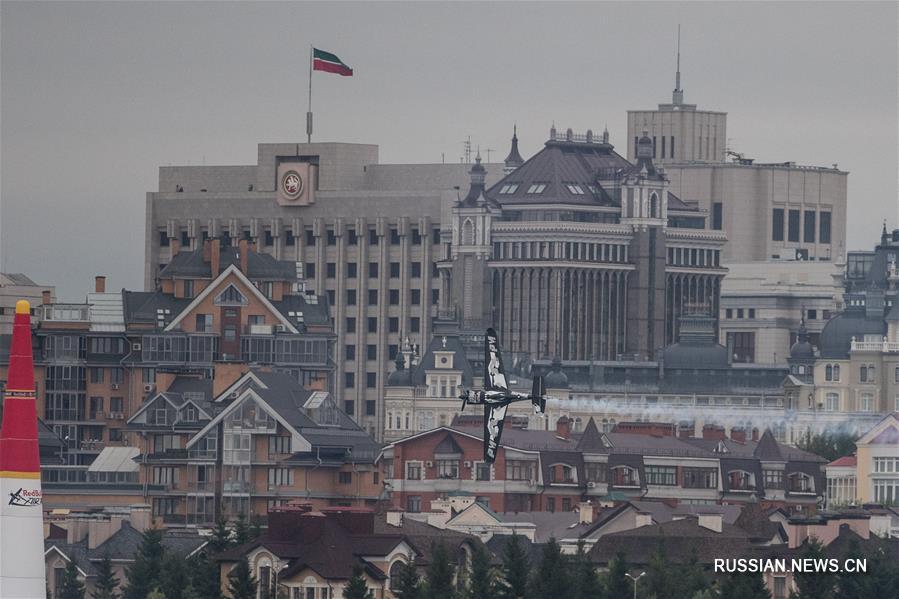 Этап чемпионата мира по аэробатике Red Bull Air Race в Казани