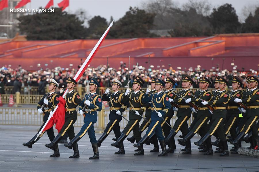 （社會）（2）人民解放軍首次執行天安門廣場升國旗任務