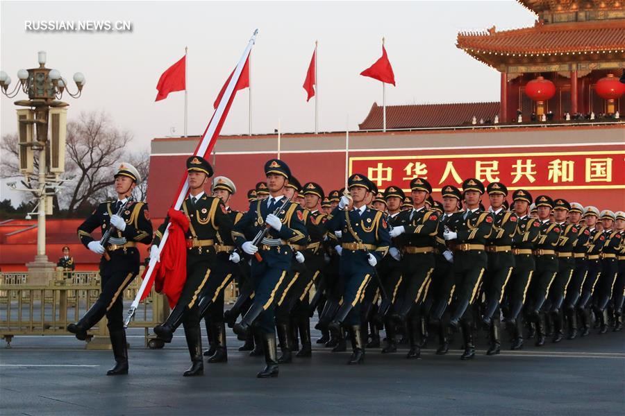 （社會）（3）人民解放軍首次執行天安門廣場升國旗任務