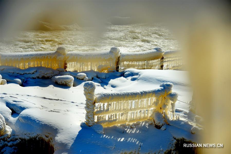 Водопад Хукоу на границе между провинциями Шаньси и Шэньси