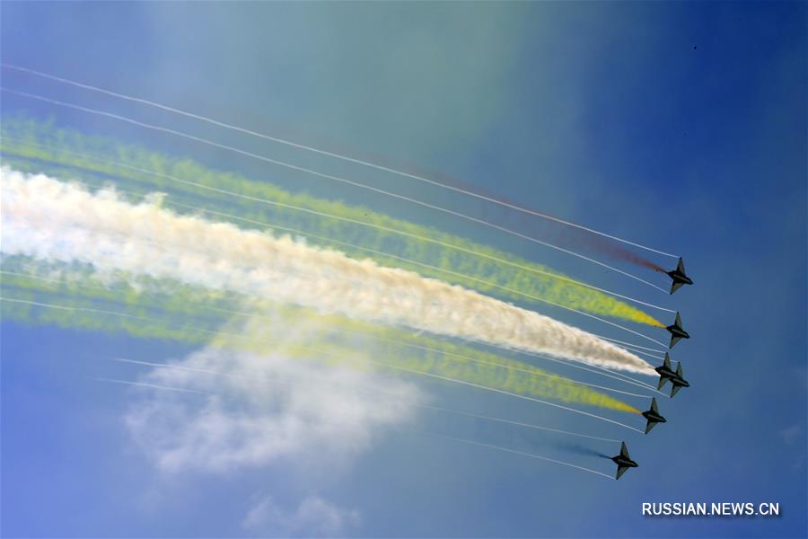 Авиашоу на Airshow China в городе Чжухай