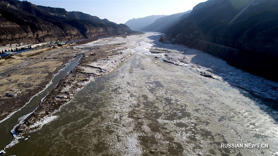 Увеличилась плотность ледохода в районе водопада Хукоу