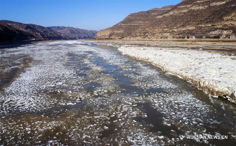 Увеличилась плотность ледохода в районе водопада Хукоу