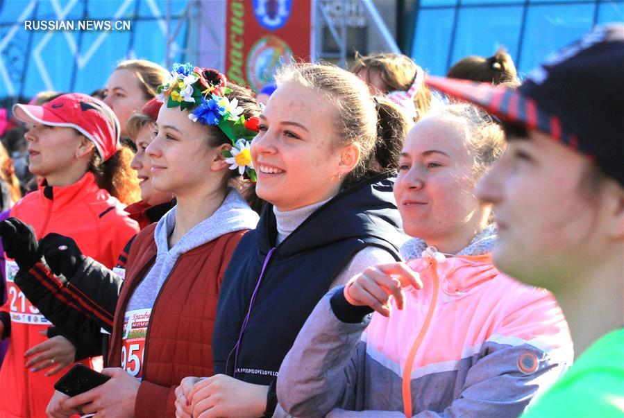 В Международный женский день в Минске прошел "Красивый забег" 