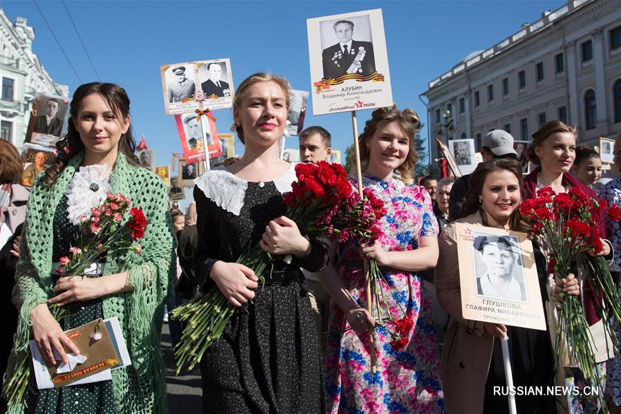 В акции "Бессмертный полк" в Санкт-Петербурге участвовали более миллиона человек