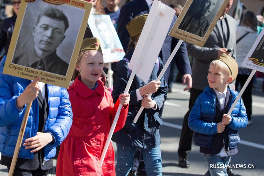 В акции "Бессмертный полк" в Санкт-Петербурге участвовали более миллиона человек