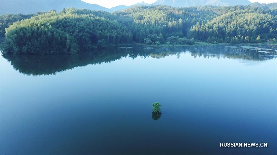 Утренние пейзажи ландшафтного парка Хунцунь