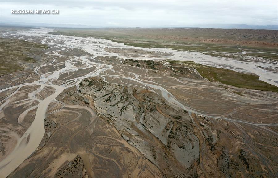 Красота рек уезда Аксай в Ганьсу