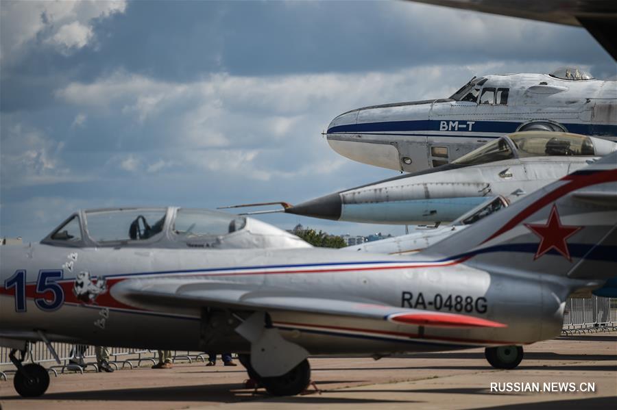 В Москве прошло авиашоу в рамках Авиасалона МАКС-2019