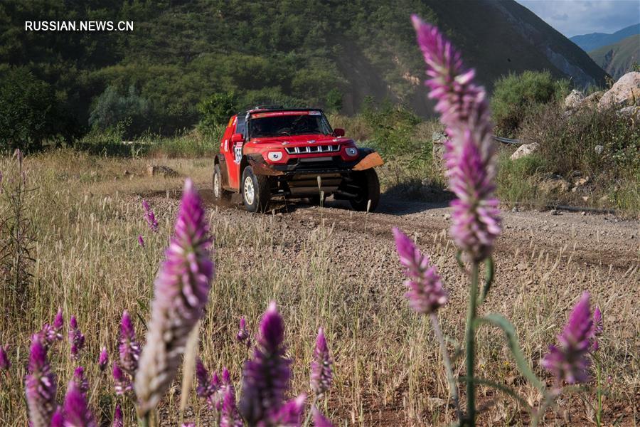 Автоспорт -- Международные соревнования по автокроссу "Дунчуаньский сель": обзор первого заезда