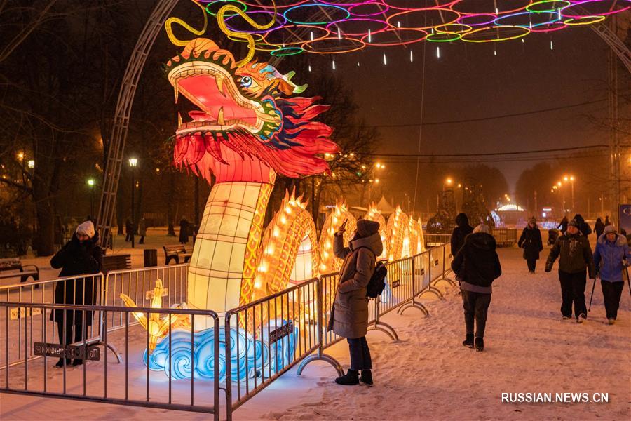  Фестиваль "Волшебных китайских фонарей" открылся в Москве