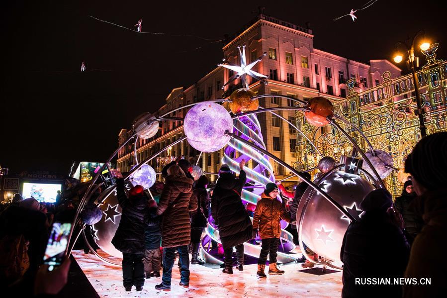 "Космический" Новый год в Москве