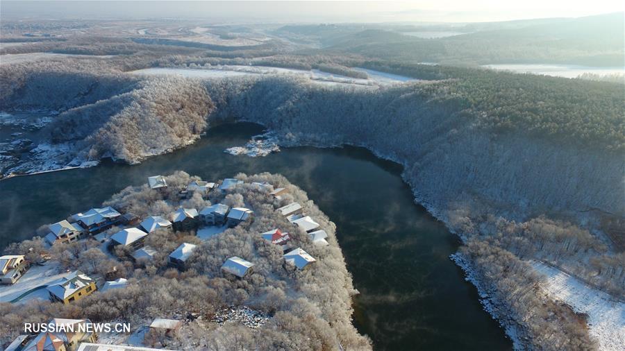 Изморозь на деревьях у водопада Дяошуйлоу