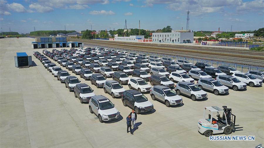 Китайские автомобили отправляются на экспорт по железной дороге