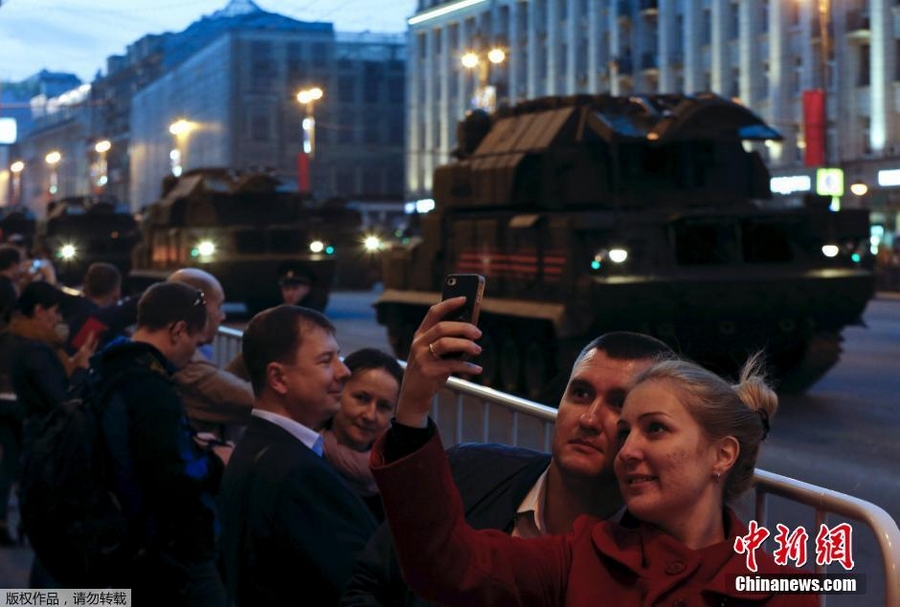 29 апреля, в Москве состоялась репетиция военного парада ко Дню победы. К репетиции присоединились тяжелые вооружения.