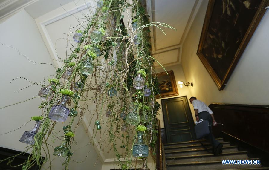 BELGIUM-BRUSSELS-CITY HALL-FLOWERTIME