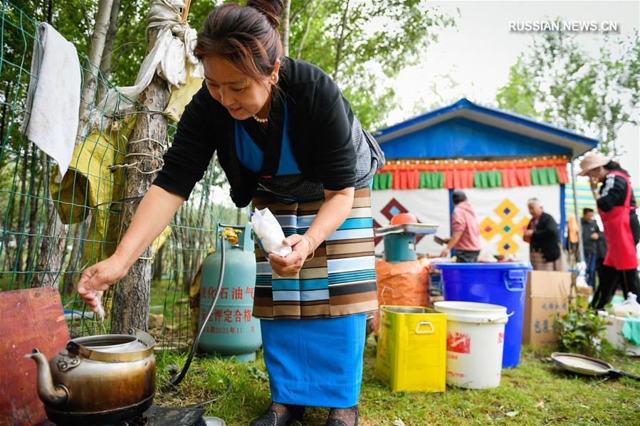 Летние "голингка" среди тибетской природы