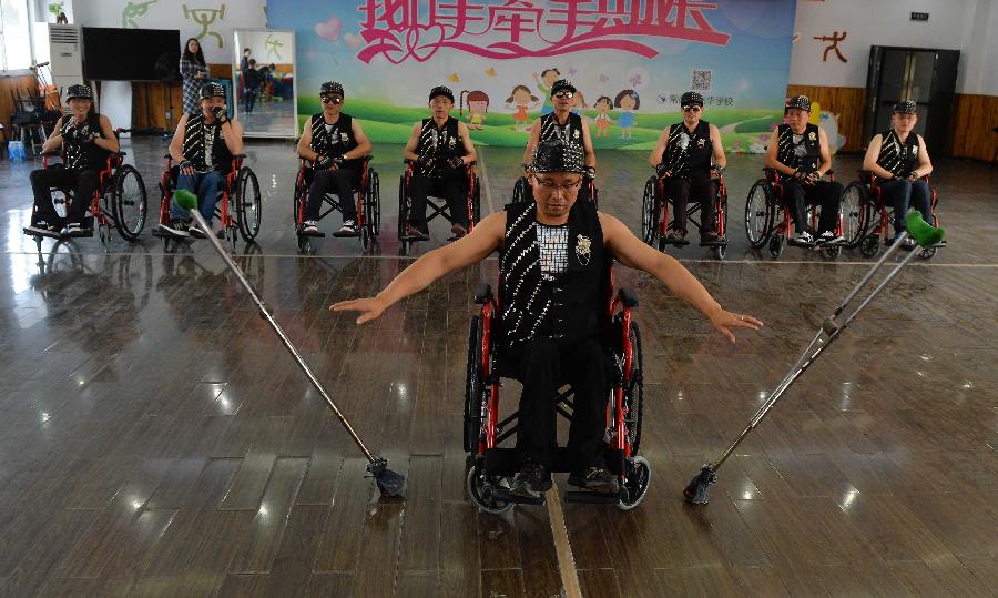 CHINA-JIANGSU-WHEELCHAIR-DANCE (CN)