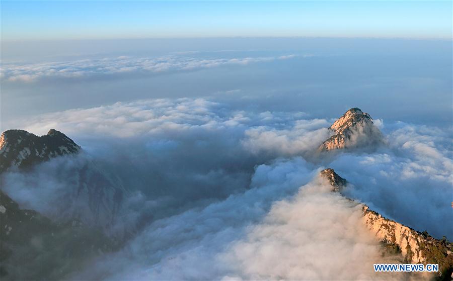 （美麗中國）（4）冬日華山：云霧飄渺險峰秀