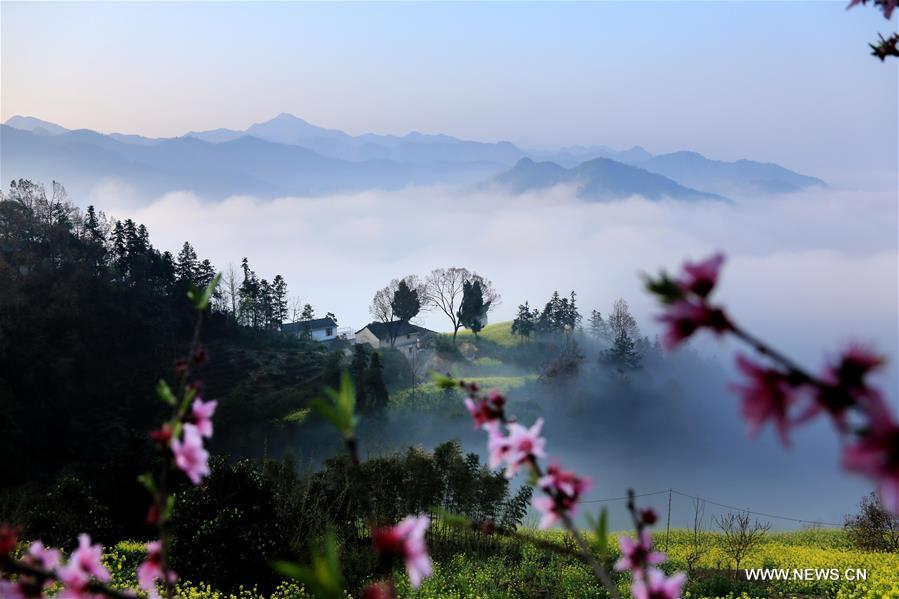 #CHINA-ANHUI-HUANGSHAN-SHITAN VILLAGE-CLOUDS(CN)