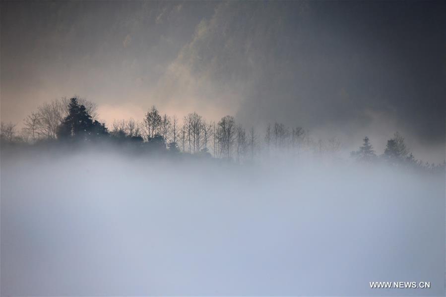 #CHINA-ANHUI-HUANGSHAN-SHITAN VILLAGE-CLOUDS(CN)