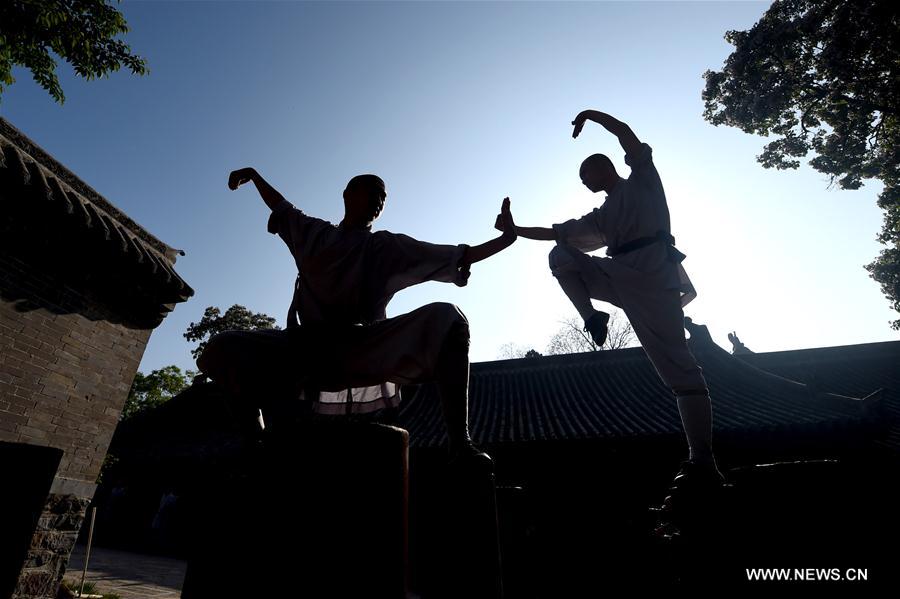 CHINA-HENAN-SHAOLIN TEMPLE-MONKS (CN)