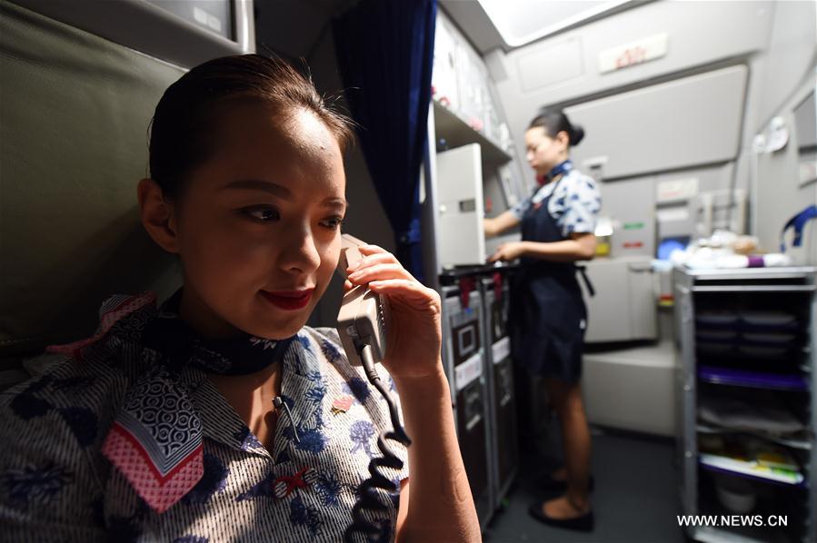 CHINA-GANSU-TWIN SISTERS-FLIGHT STEWARDESS (CN)