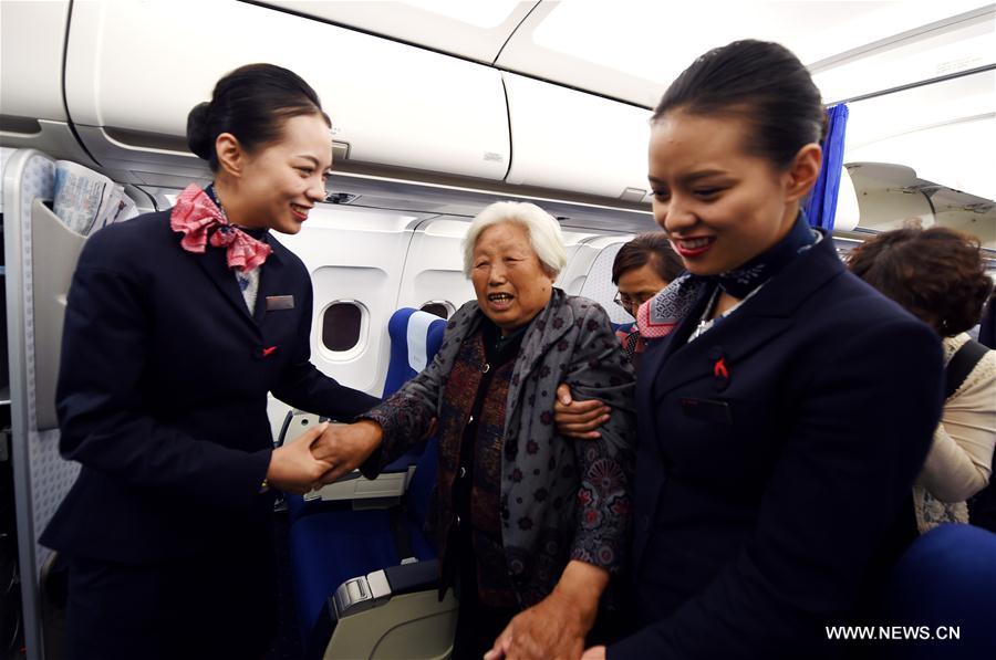 CHINA-GANSU-TWIN SISTERS-FLIGHT STEWARDESS (CN)