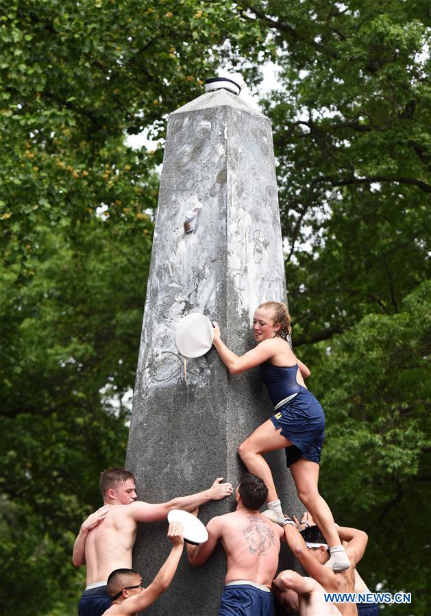 U.S.-ANNAPOLIS-NAVAL ACADEMY-PLEBES TO OFFICERS