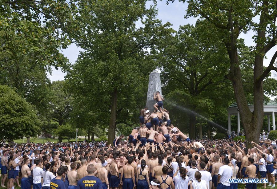 U.S.-ANNAPOLIS-NAVAL ACADEMY-PLEBES TO OFFICERS