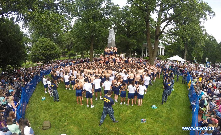 U.S.-ANNAPOLIS-NAVAL ACADEMY-PLEBES TO OFFICERS