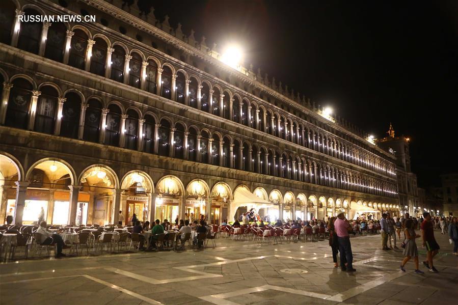 ITALY-VENICE-NIGHT VIEW