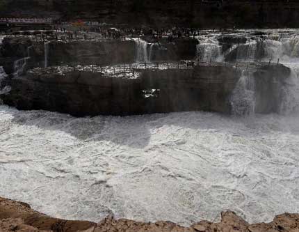 Самое время любоваться красотой водопада Хукоу