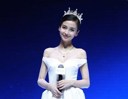 Красавица Angelababy