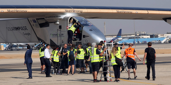 Solar Impulse 2 приземлился в египетской столице