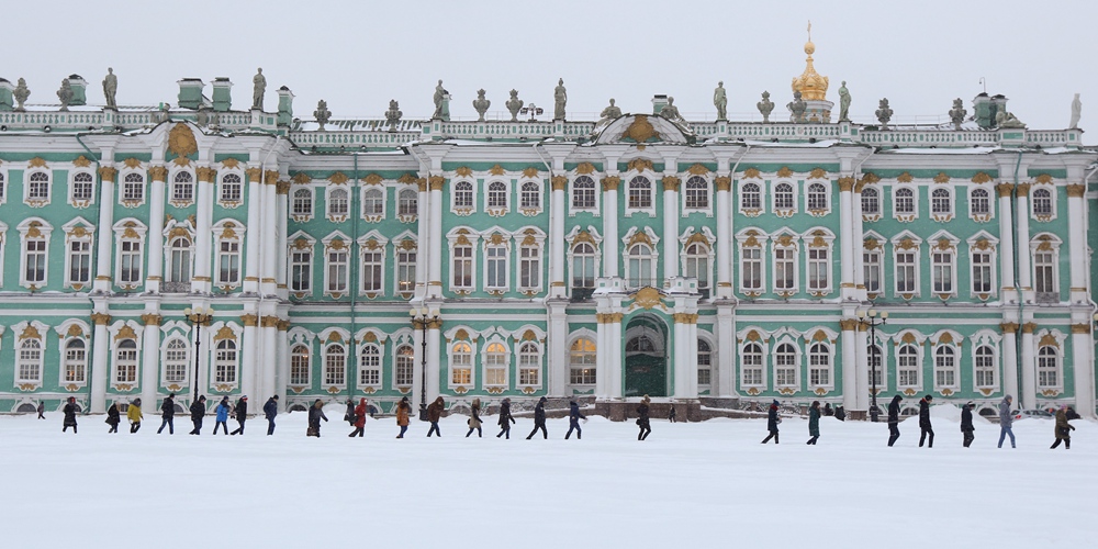 Петербург засыпало снегом