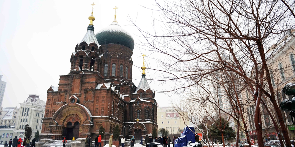 На Харбин обрушился первый снегопад