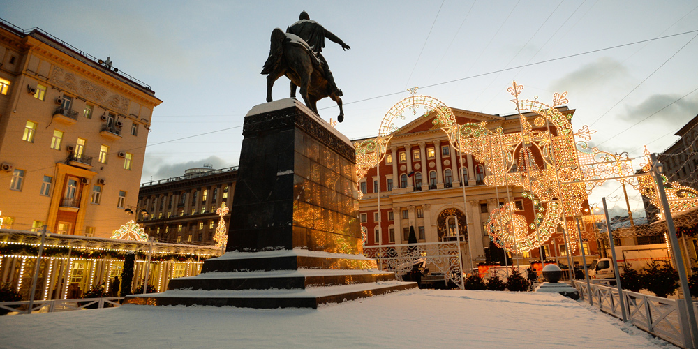 Москва готовится к Новому году