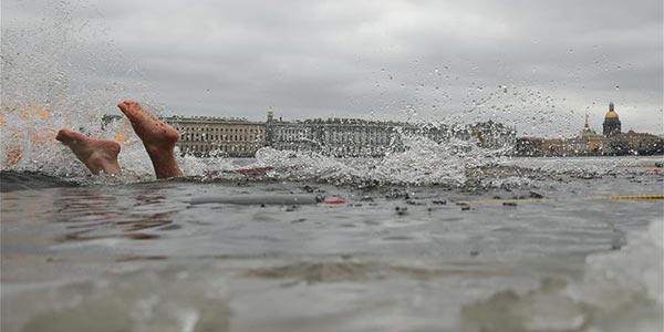 В Петербурге прошли соревнования по зимнему плаванию