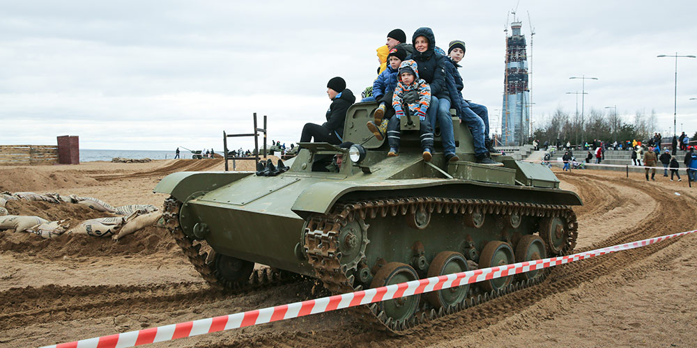 Танковый фестиваль "Боевая сталь" в Санкт-Петербурге