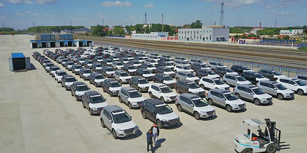 Китайские автомобили отправляются на экспорт по железной дороге